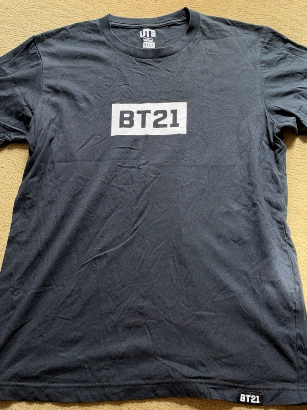 Uniqlo BT21 tshirt size small